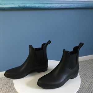 NWOT Black Chelsea Boots